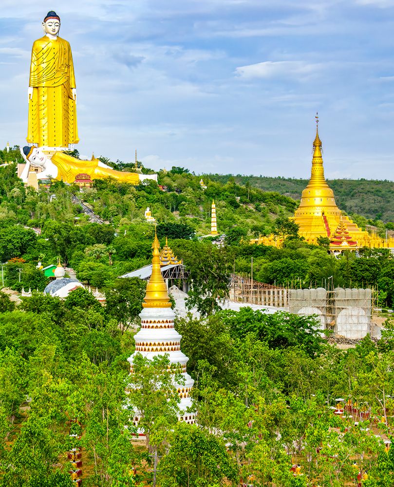 Laykyun Sekkya Buddha, Myanmar. statue built in 1995, to 116 m, 381 ft high with thirty one floors.